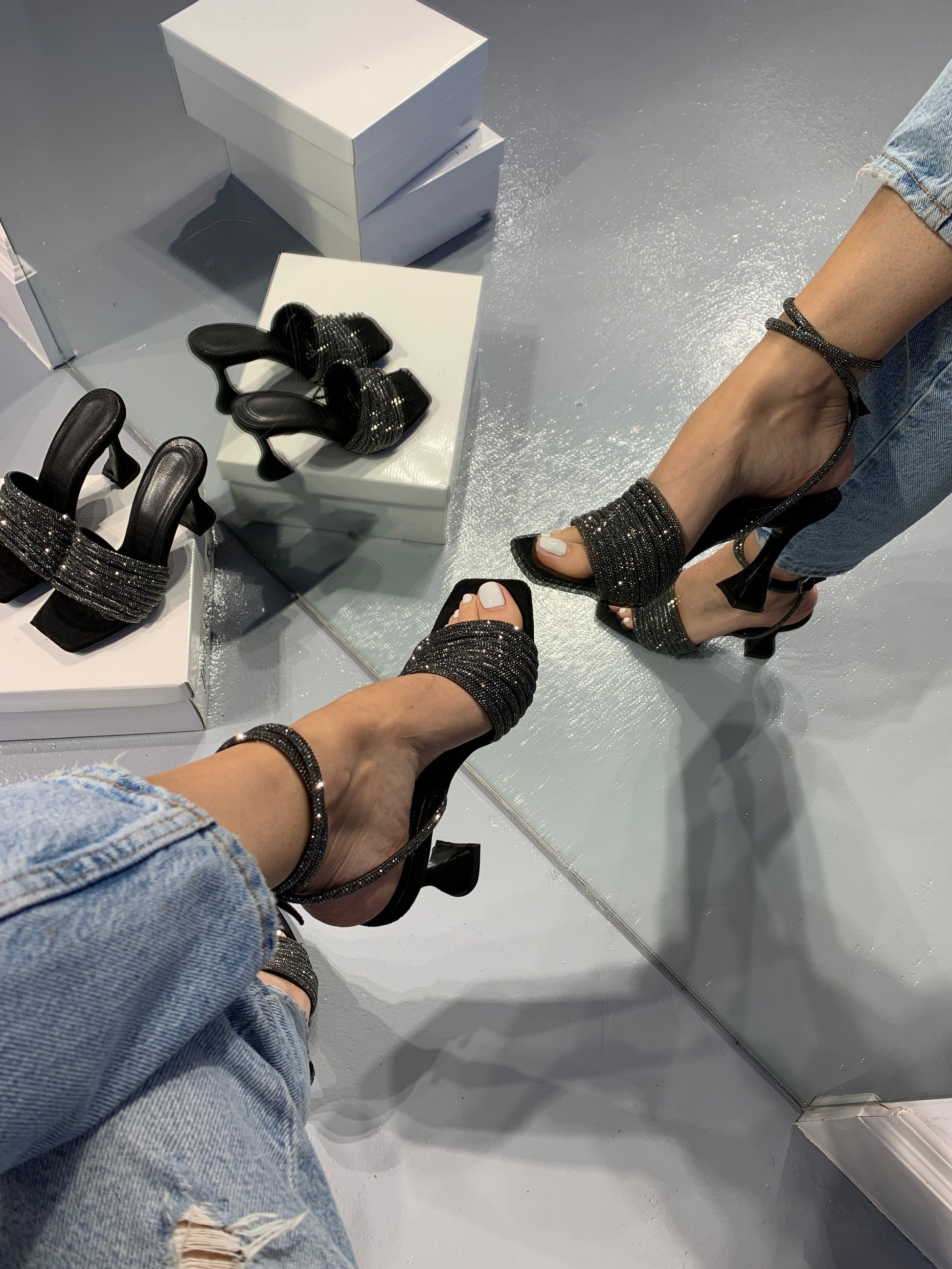 VBARHMQRT Womens Summer Sandals Heels Sandals Summer Fashion Star Print  Flat Shoes Retro Flip Flops Star Print Studded Decor Trim Thong Sandals  Trending Sandals for Women 2024 