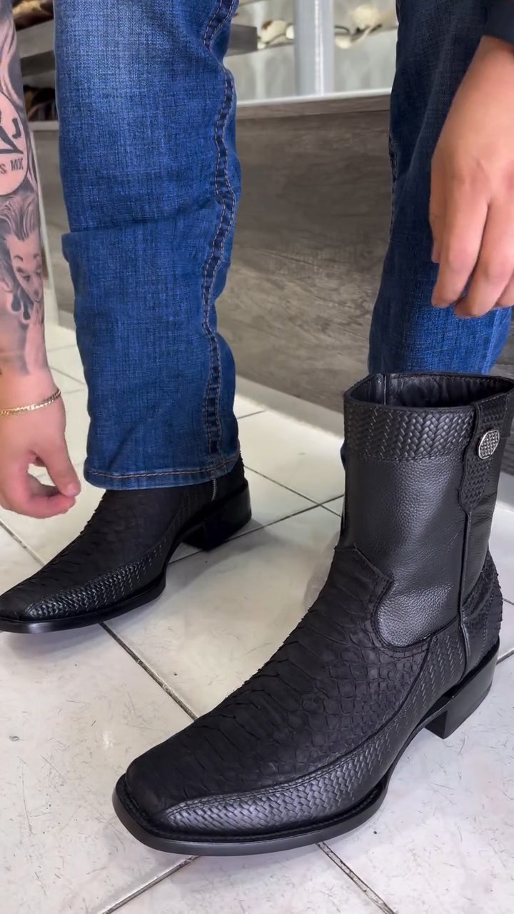 Men's winter crocodile pattern leather boots