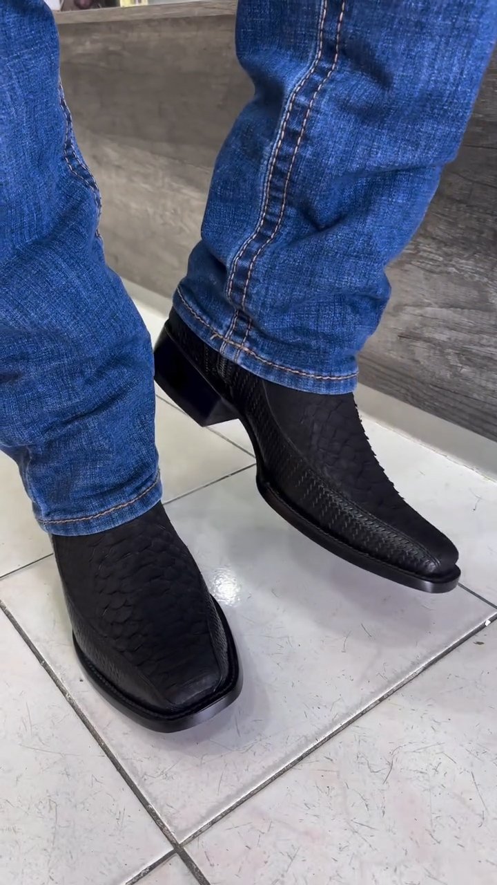 Men's winter crocodile pattern leather boots