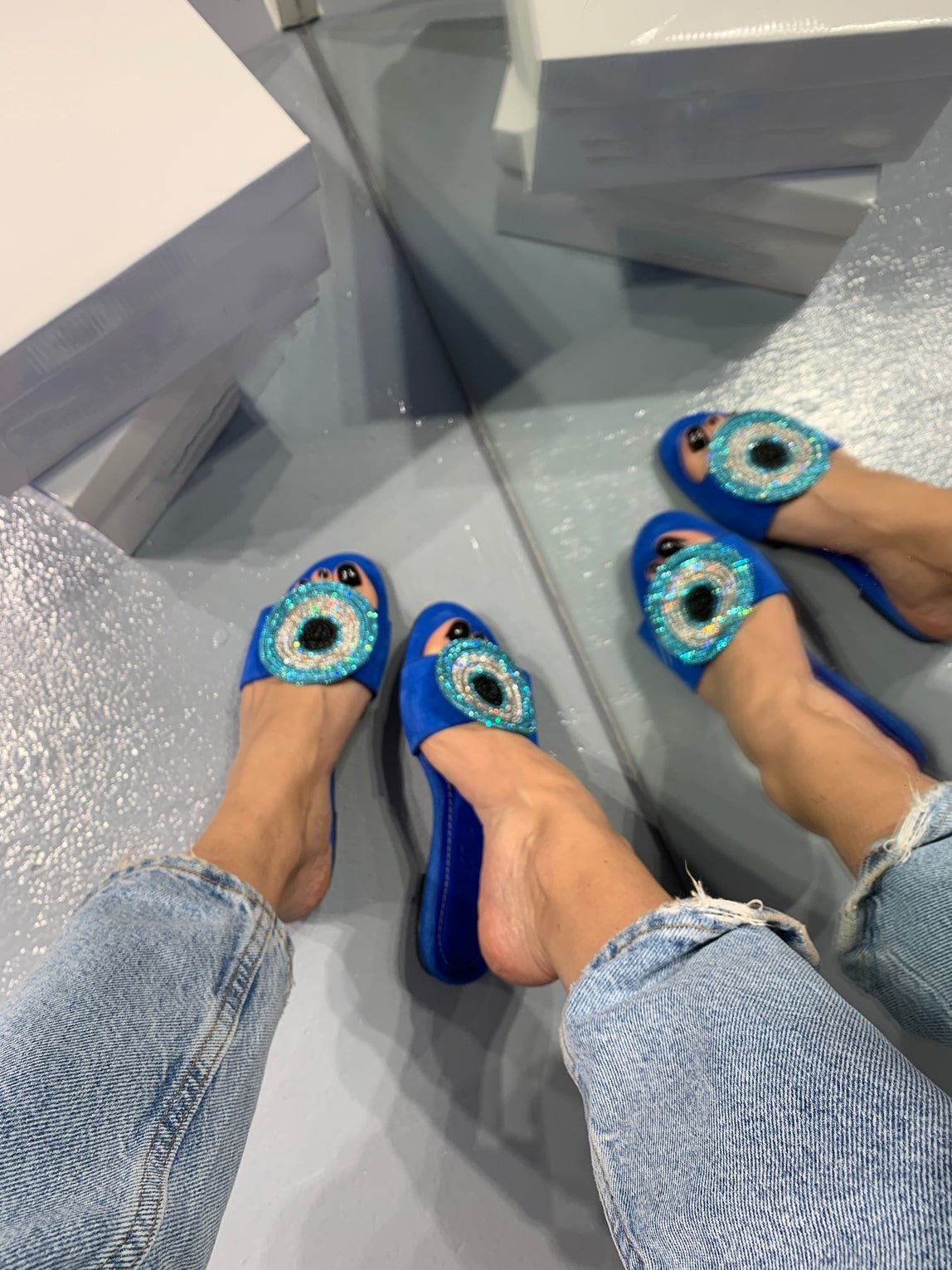 Elegant blue eyes suede slippers